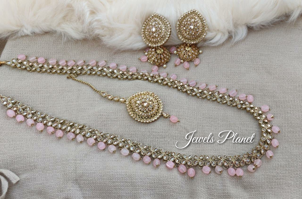 Amyra Long Necklace Set