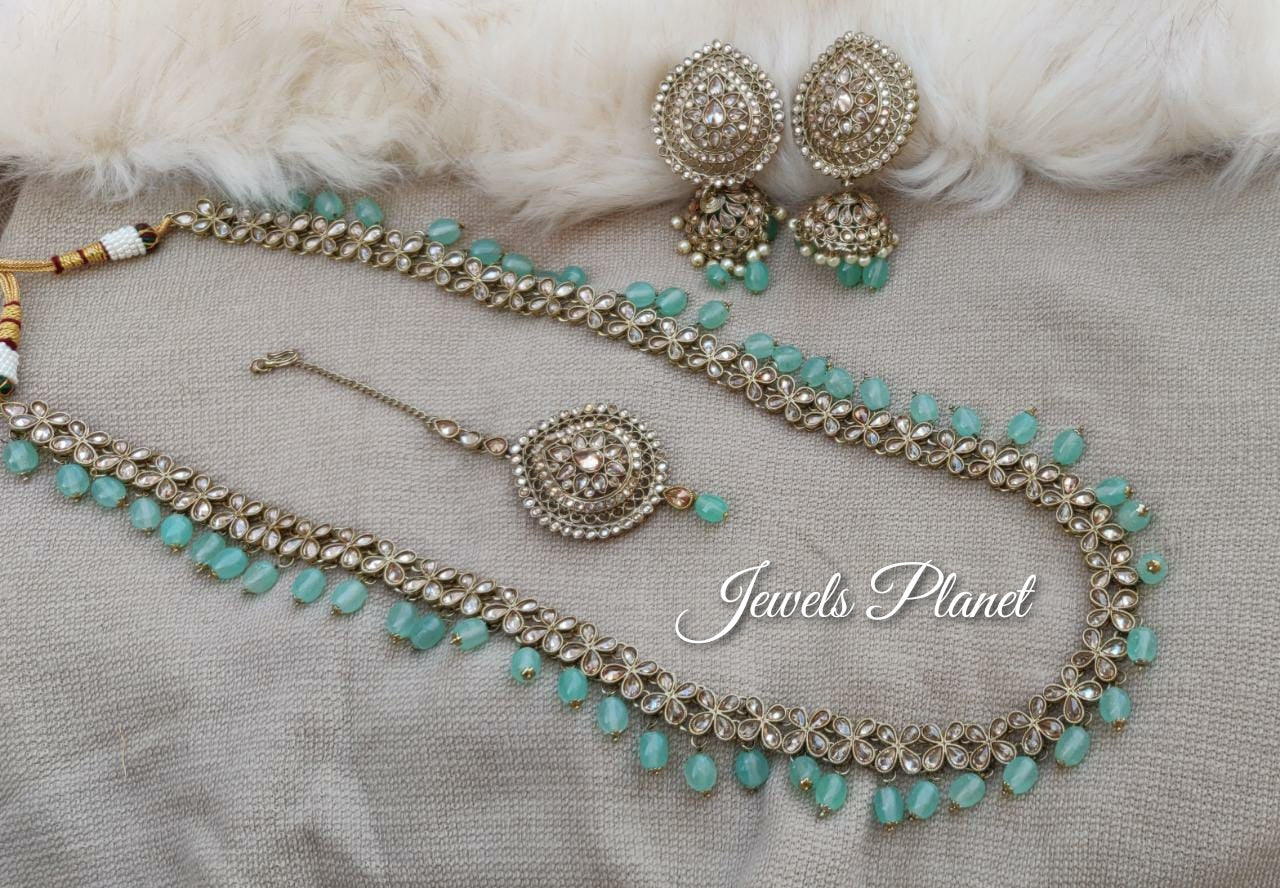 Amyra Long Necklace Set