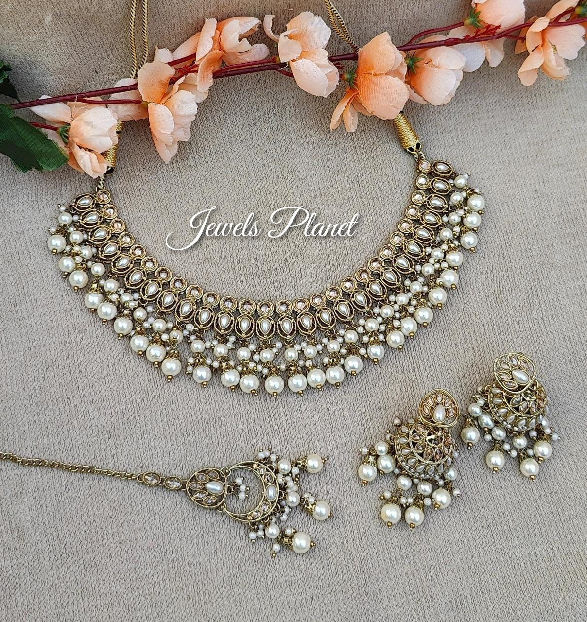 Gauri Polki Necklace Set