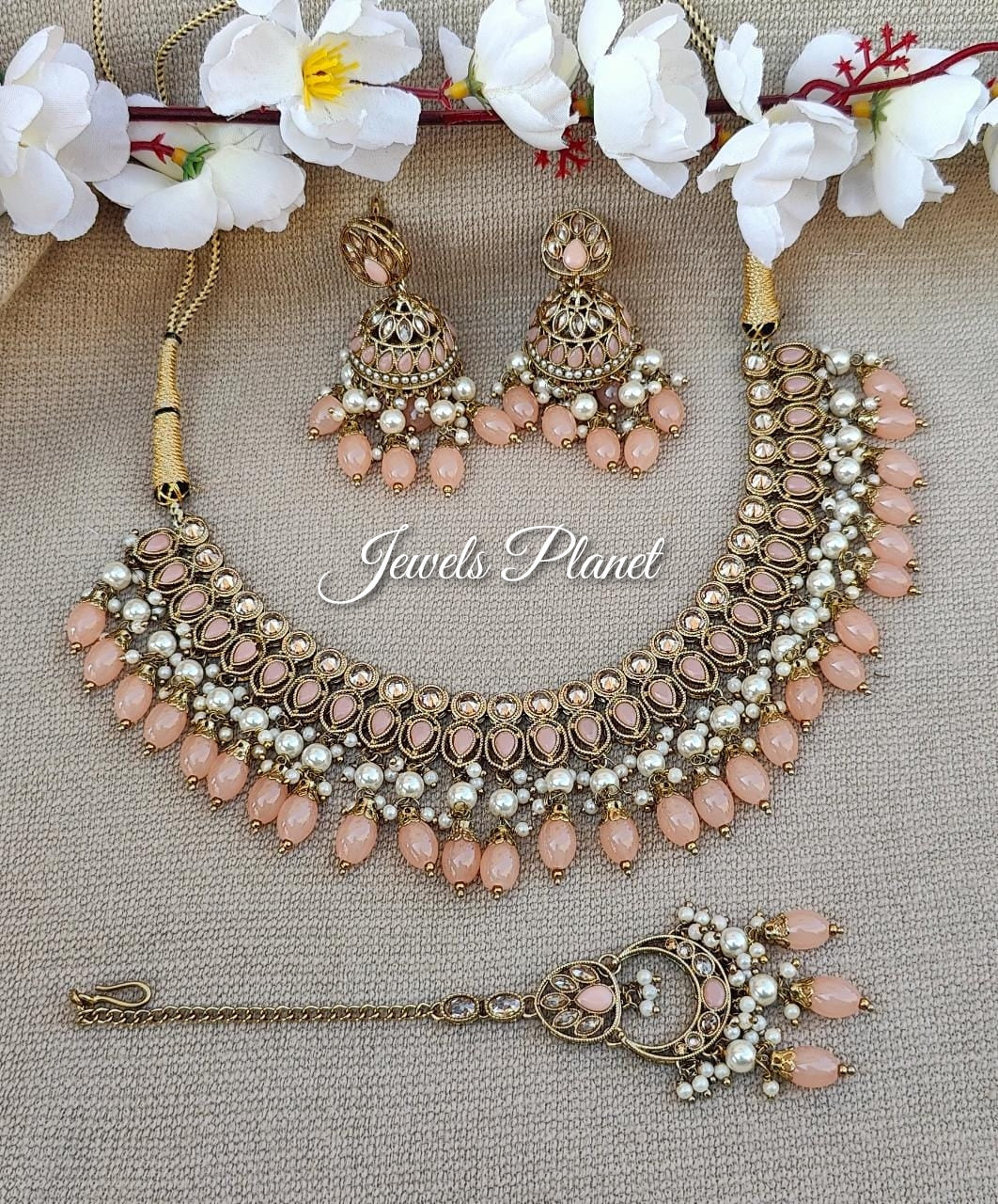 Gauri Polki Necklace Set