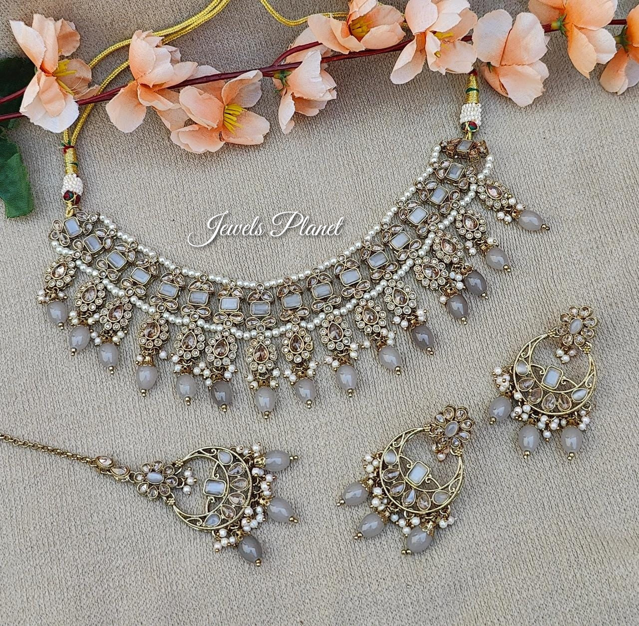 Dhriti Polki Necklace Set