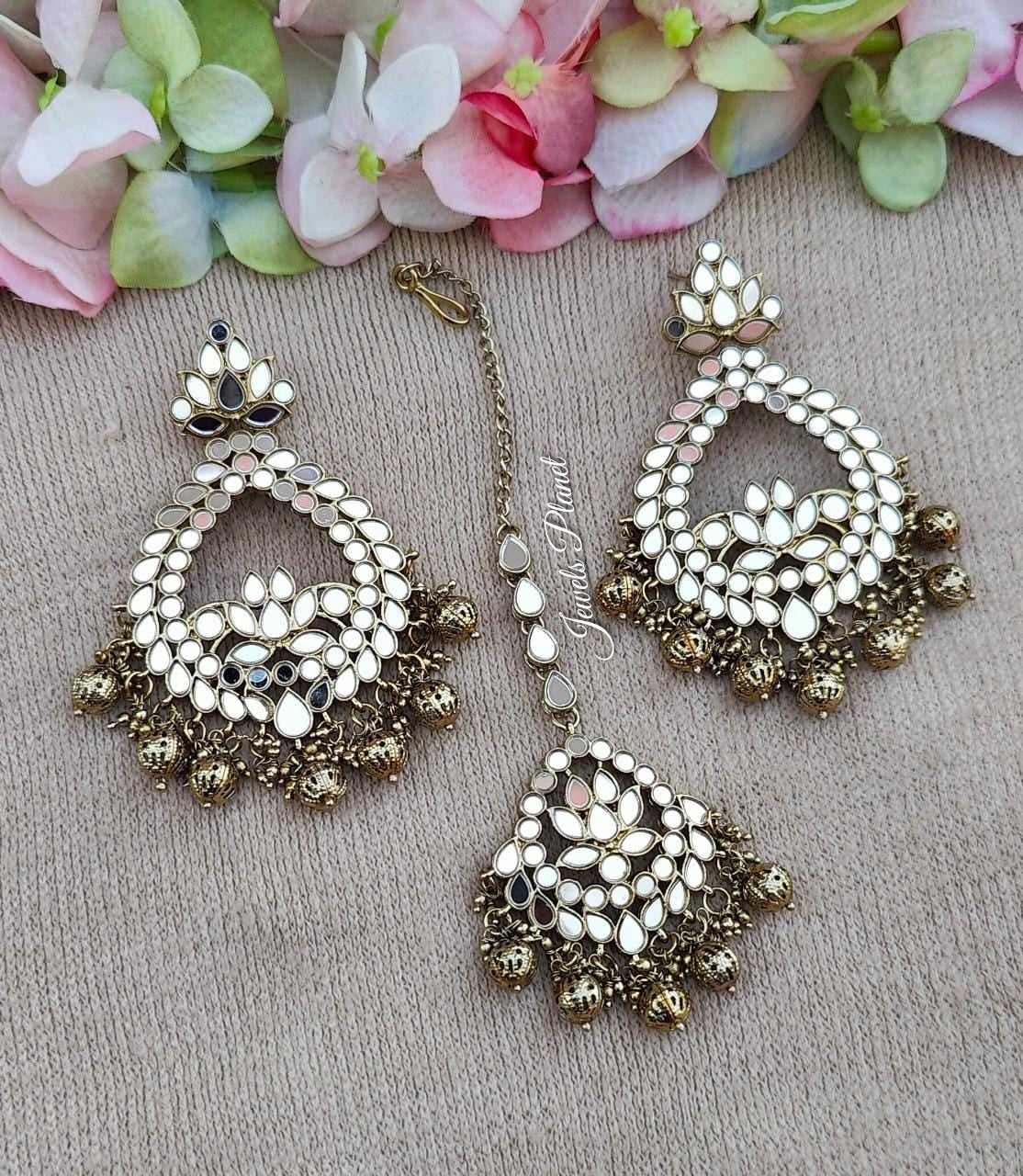 Bhavna Mirror Earrings Tikka Set