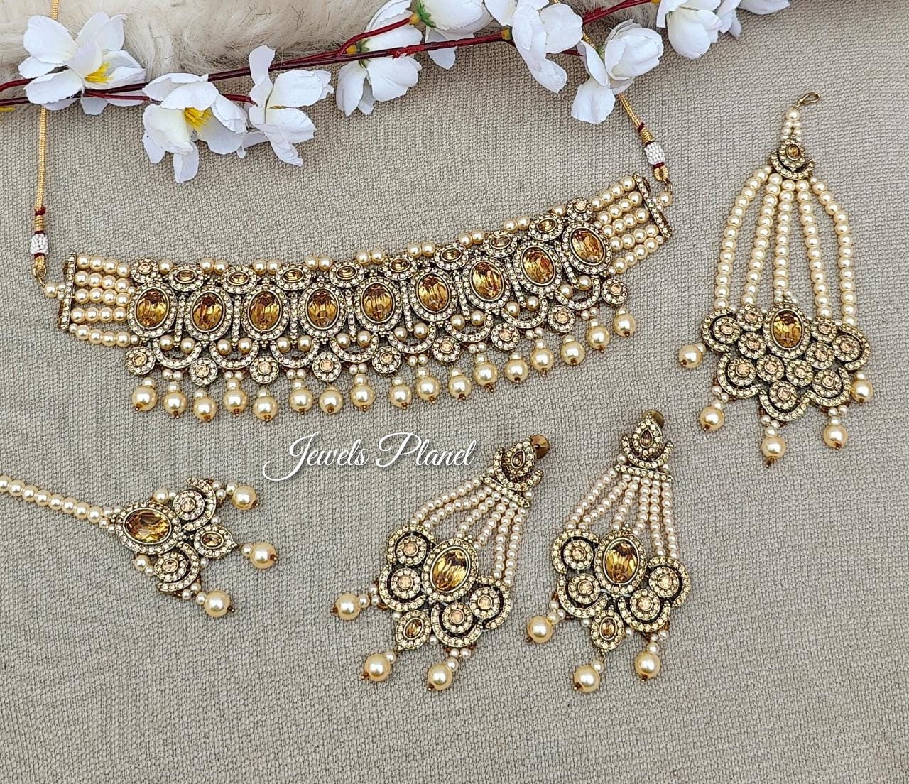 Hafsha Jhumar Choker Set (Gold)