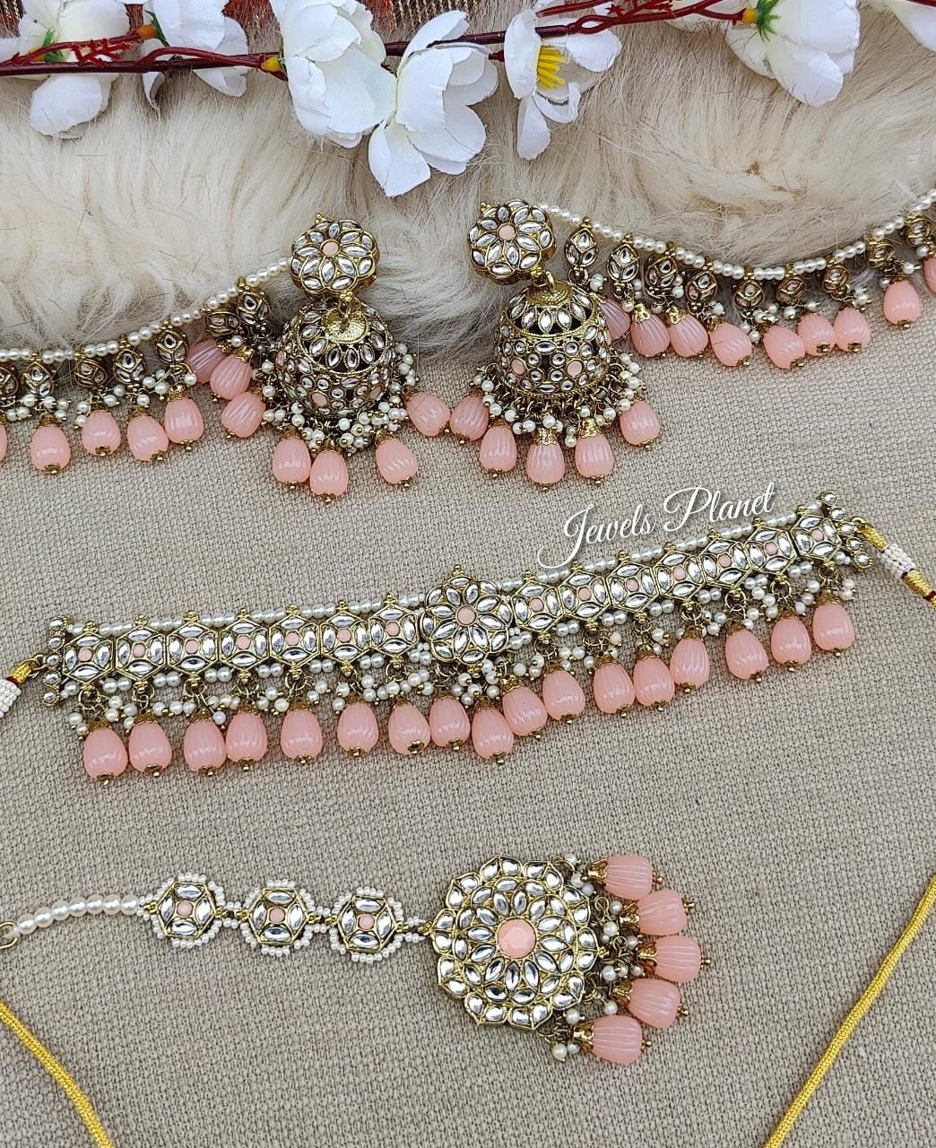 Dhruvi Kundan Choker