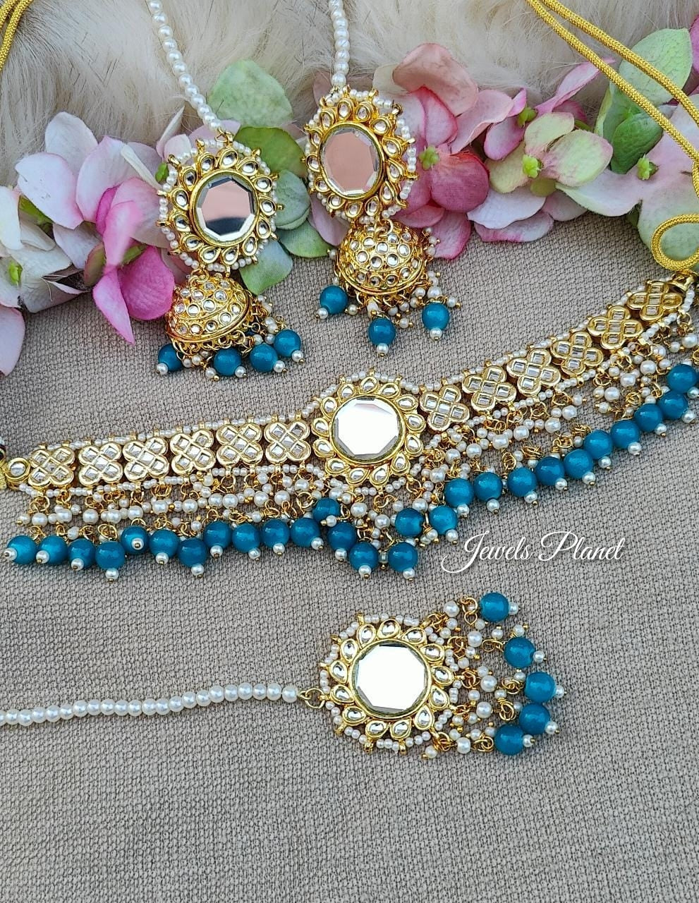 Dhvani Kundan Choker