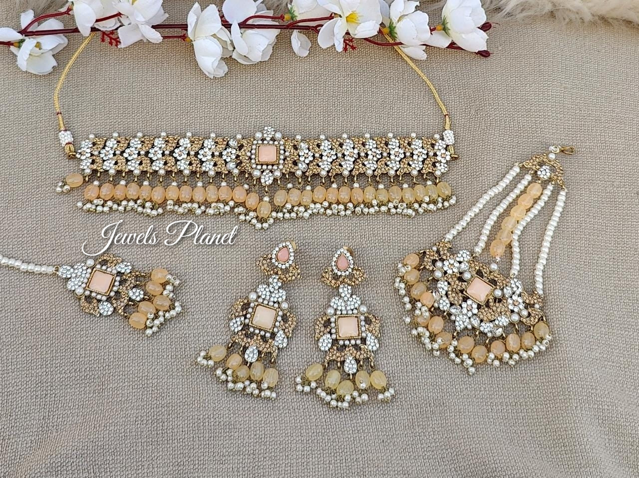 Myra Jhumar Choker Set