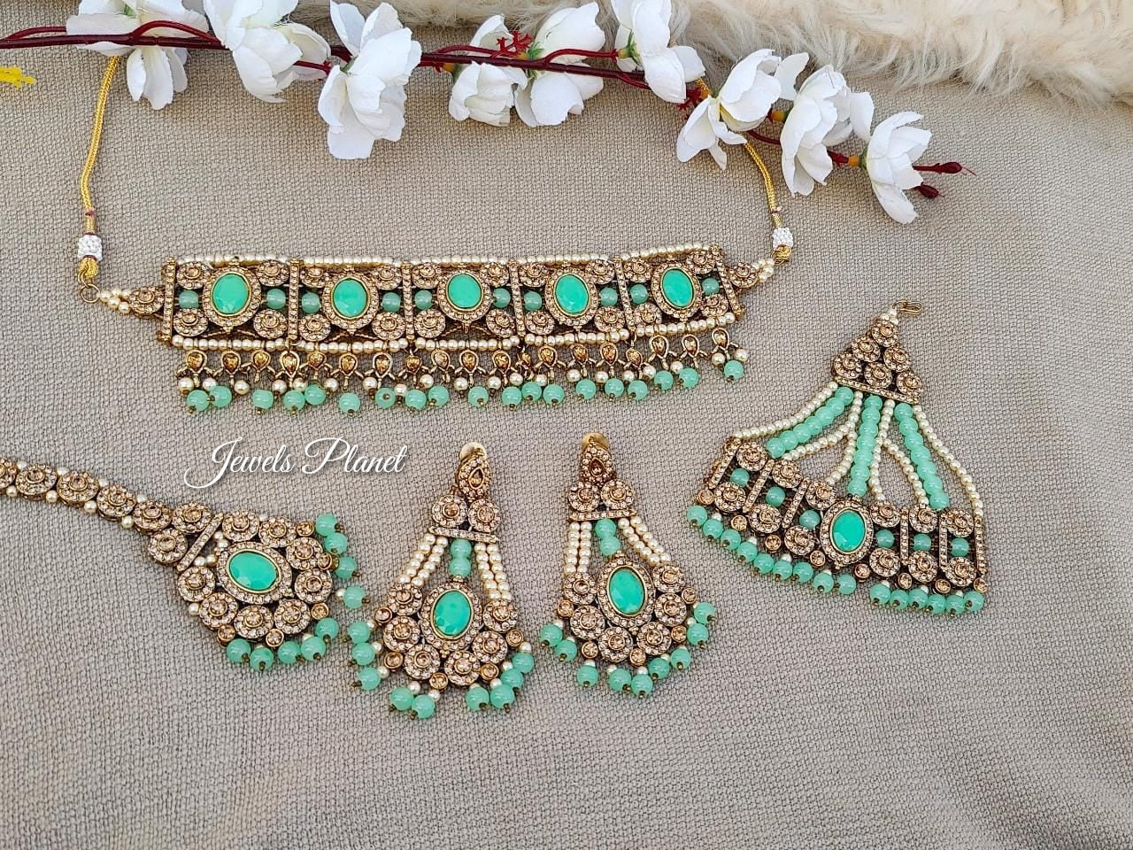 Mahira Jhumar Choker Set (Gold)