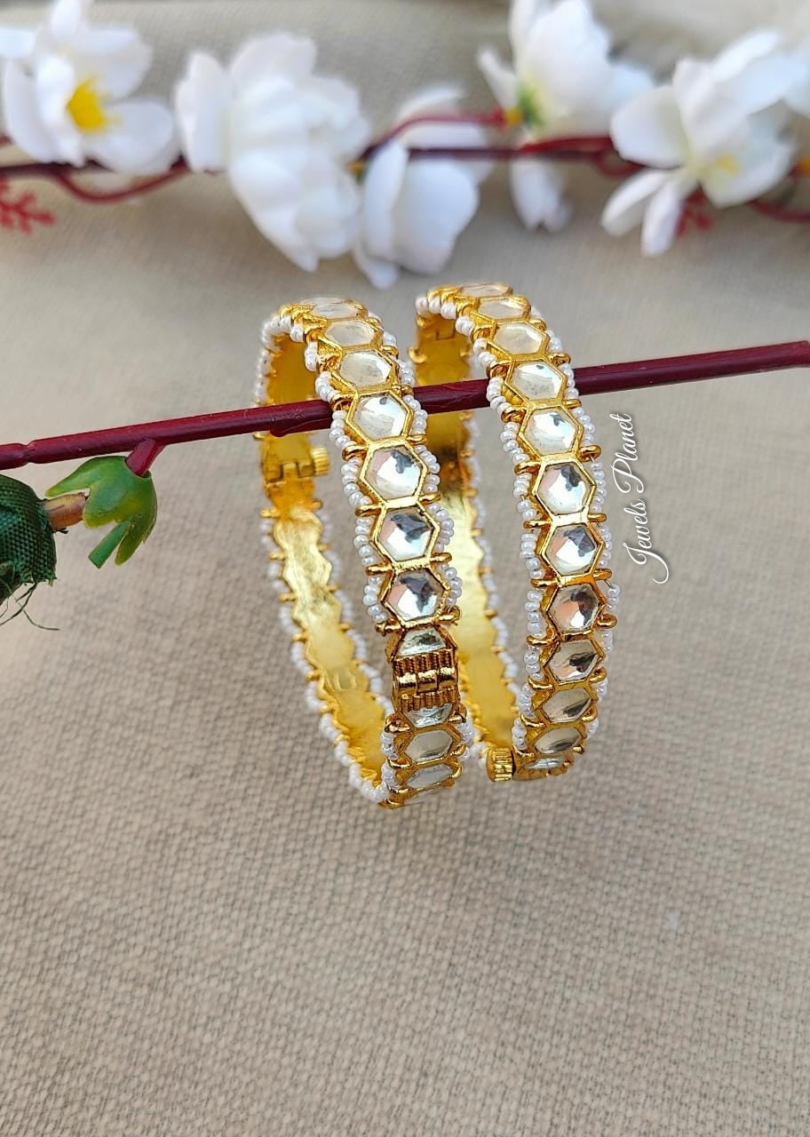 Taran Pachi Kundan Bangles