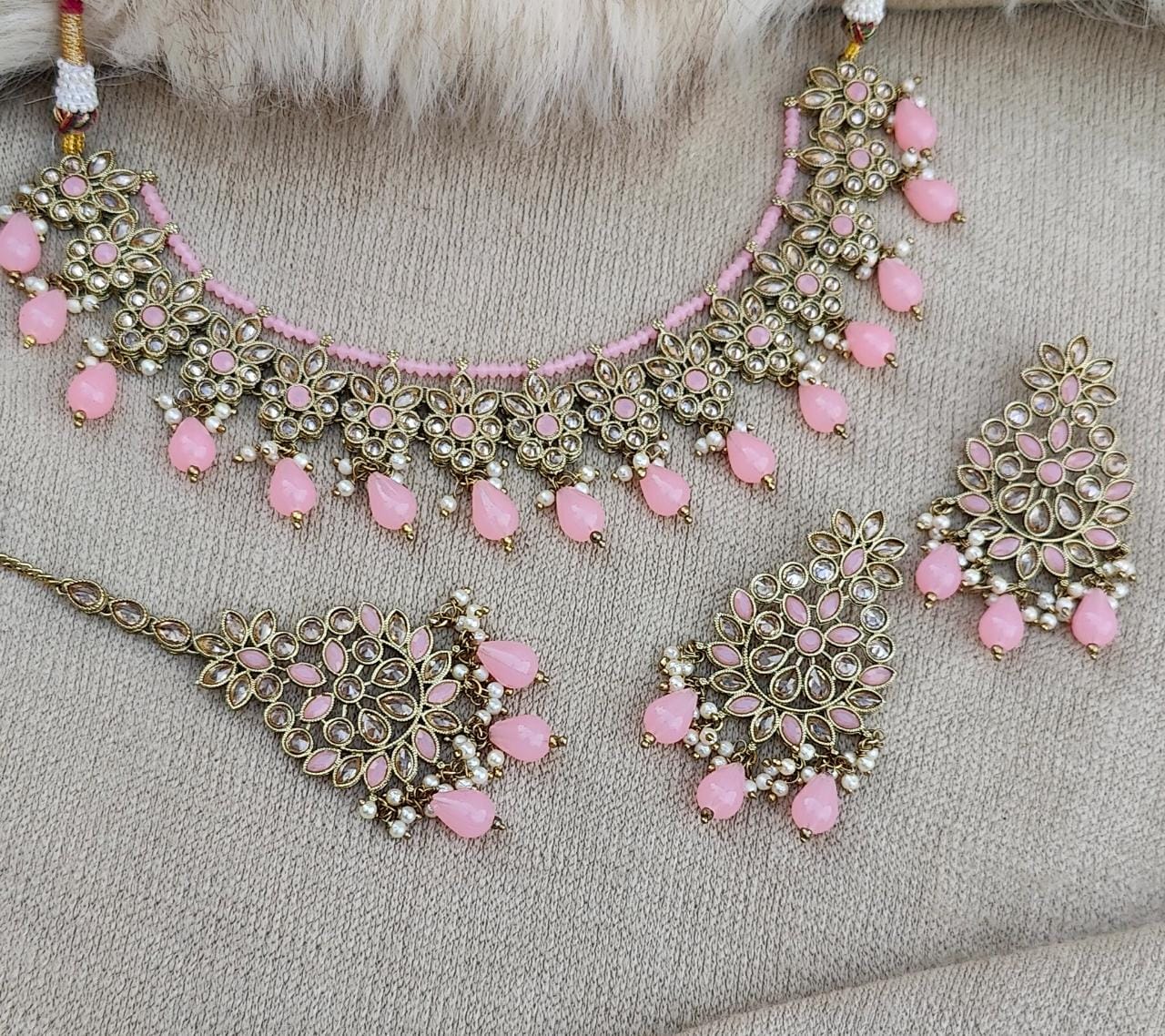 Anjana Necklace Set