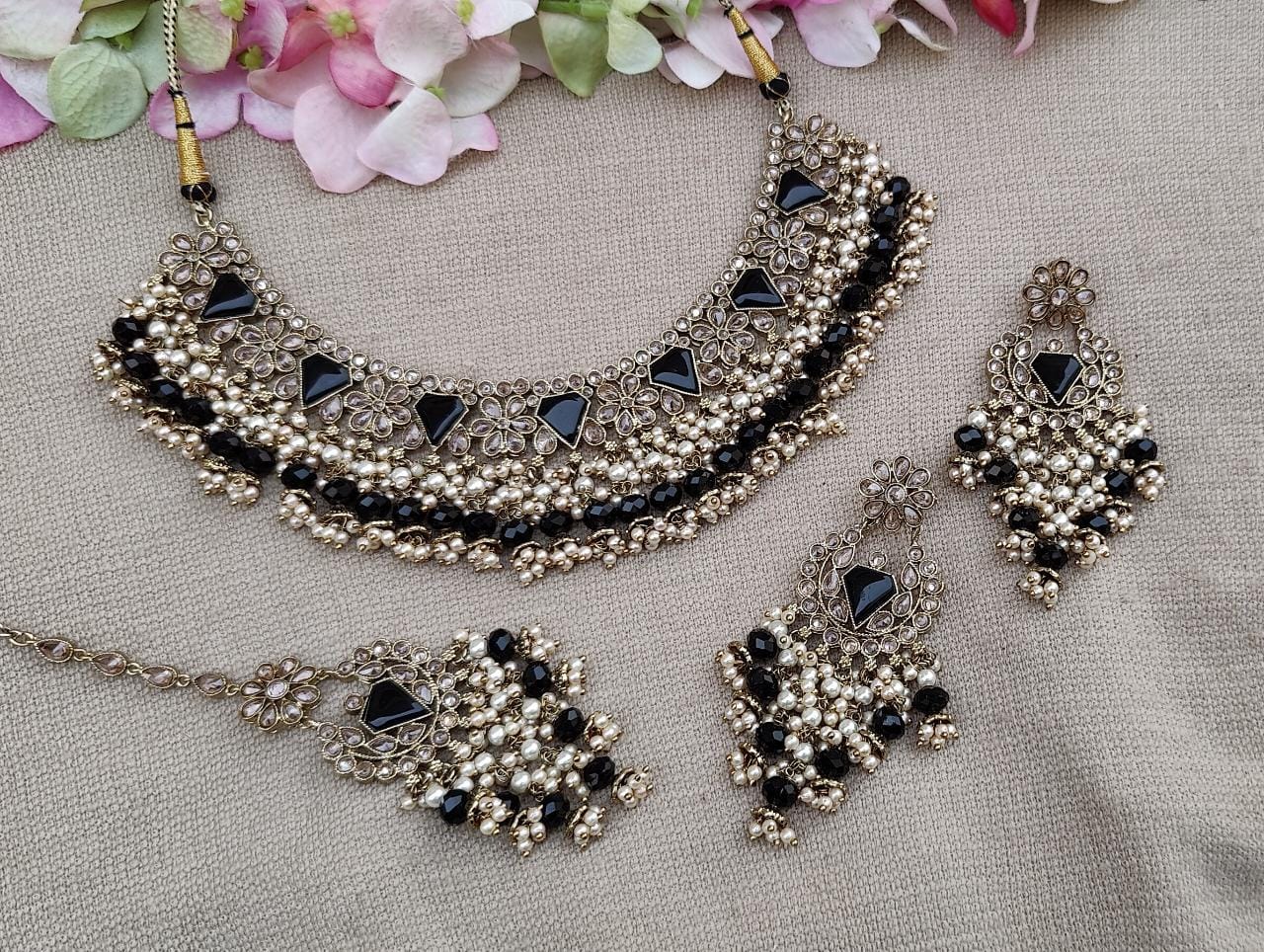 Charu Polki Necklace Set