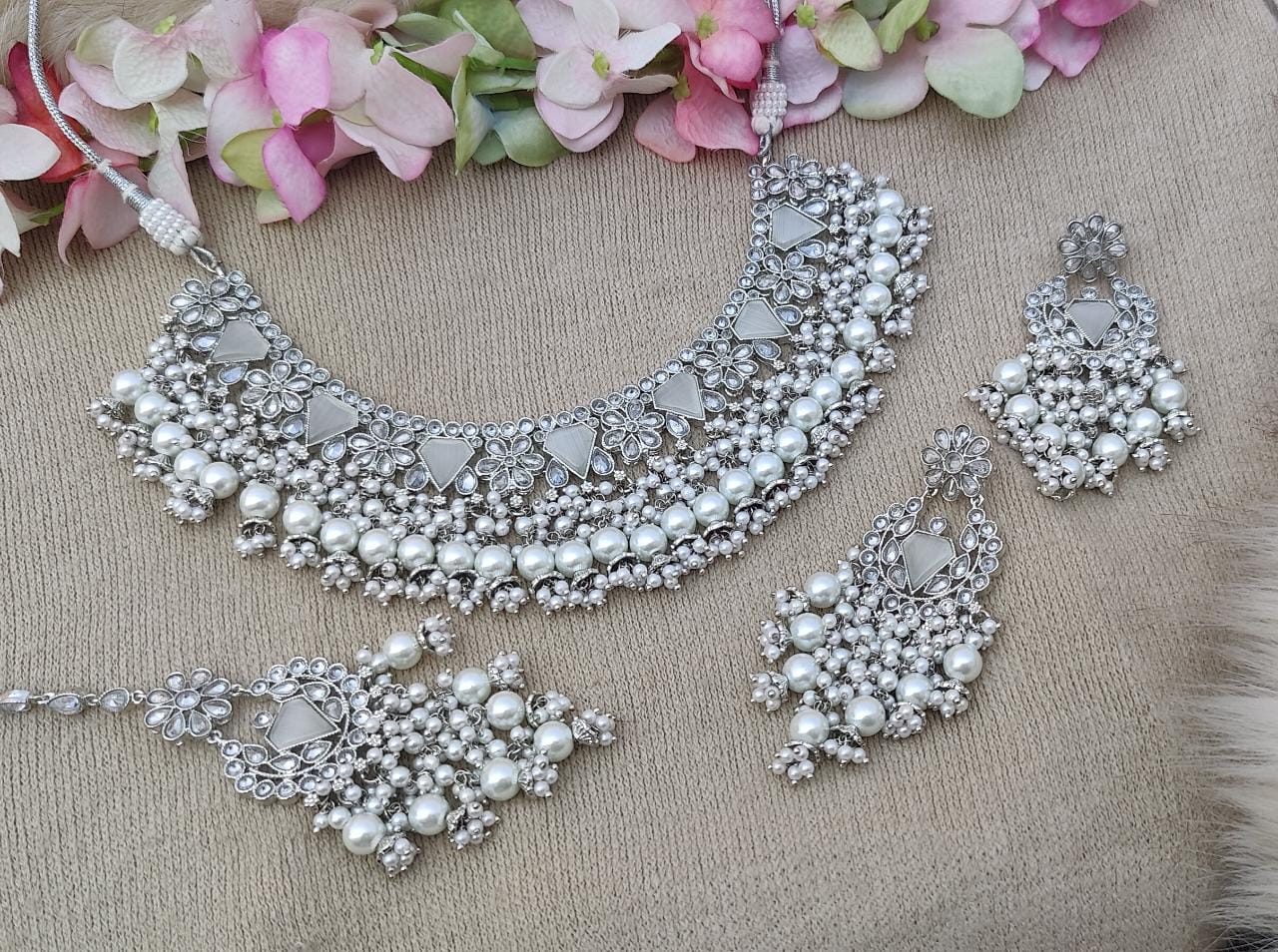 Charu Polki Necklace Set