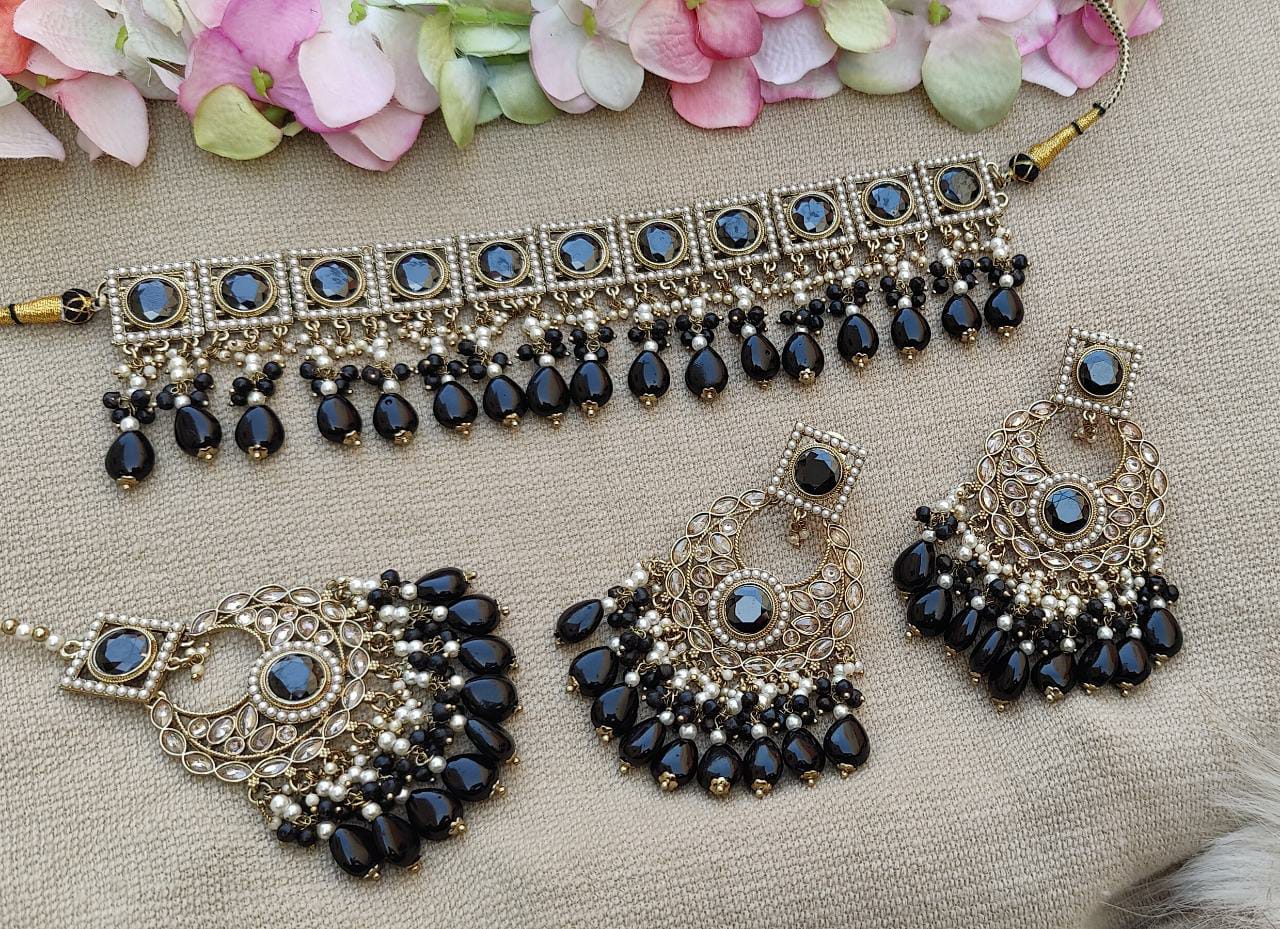 Raavi Polki Choker Set