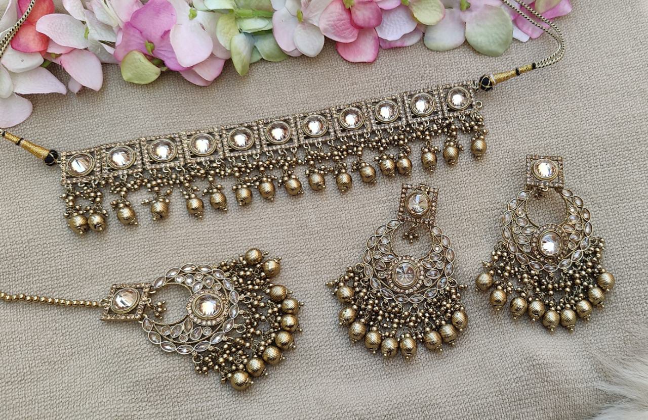 Raavi Polki Choker Set