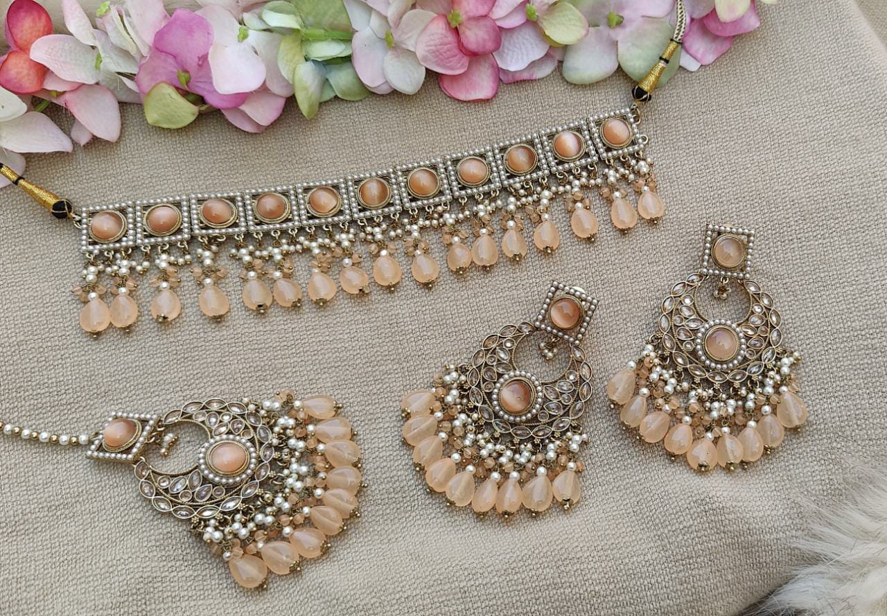 Raavi Polki Choker Set