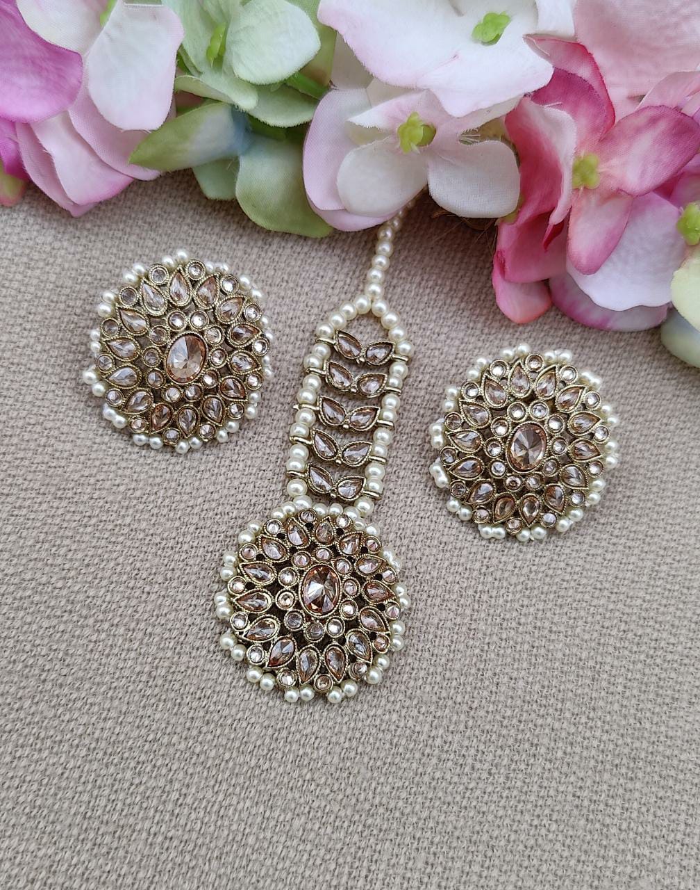 Ruhani Studs Earrings Tikka