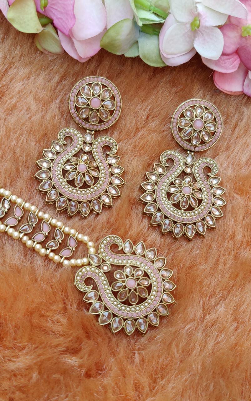 Nysa Earrings Tikka