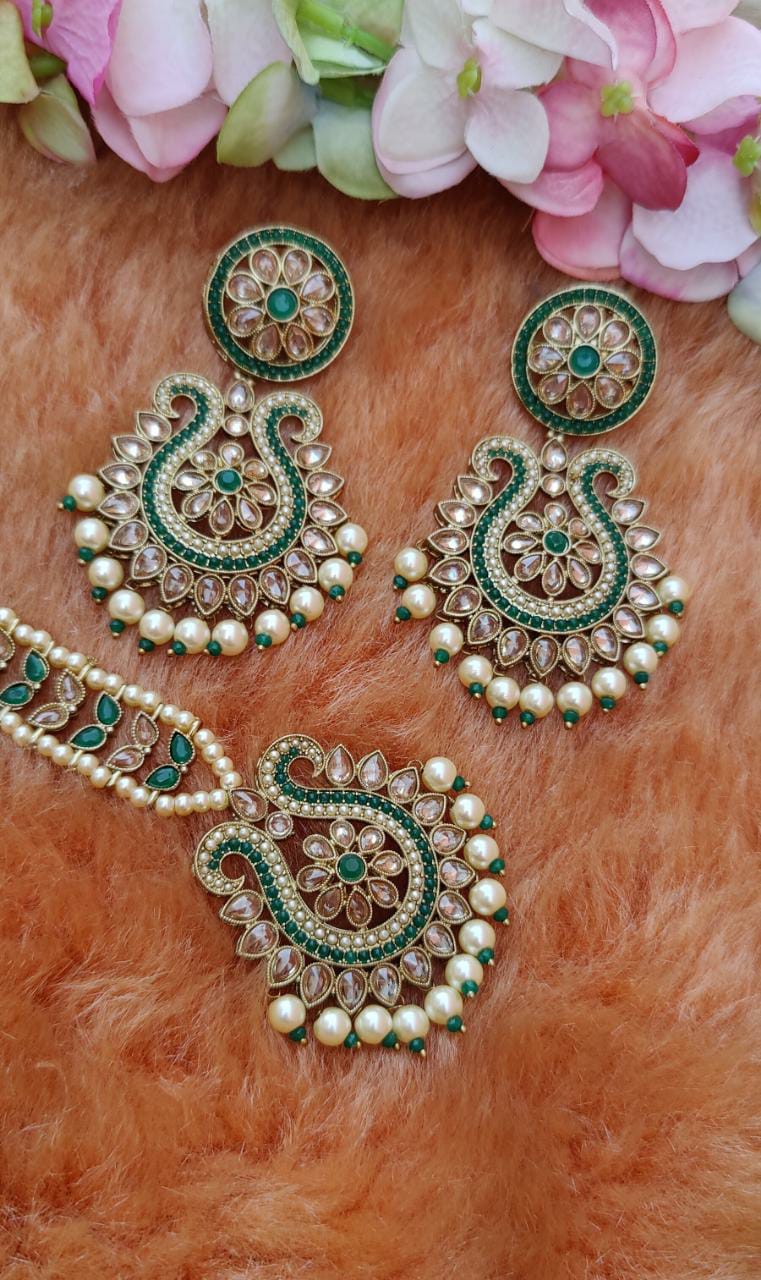 Nysa Earrings Tikka