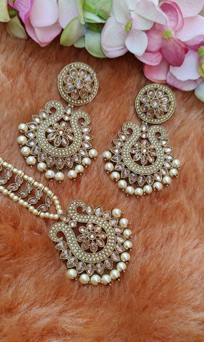 Nysa Earrings Tikka